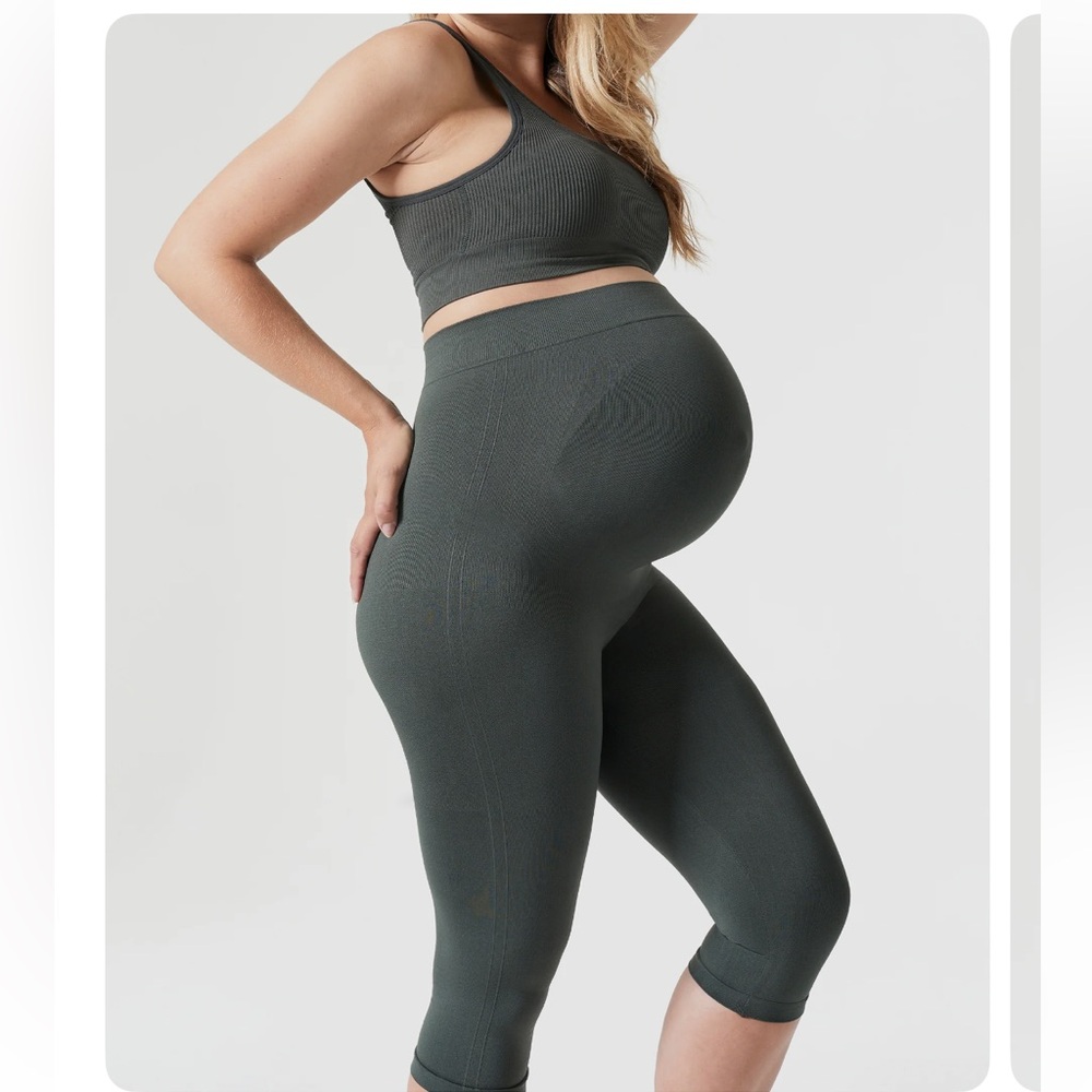 Blanqi Maternity Belly Support Crop
Leggings